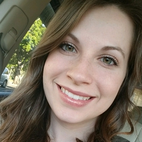 Profile Picture of Jesse Lautar (@jesselautar) on Poshmark