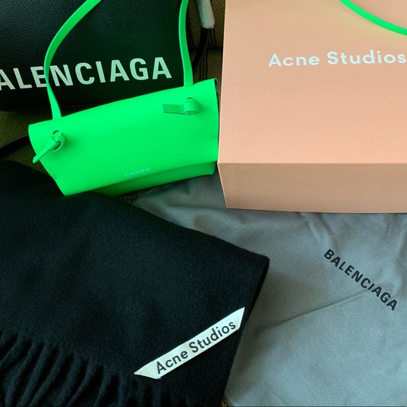 Profile Picture of Xiang Gao (@xg1027) on Poshmark