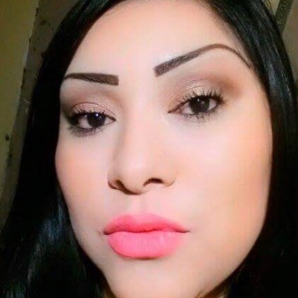 Profile Picture of Janet Osuna (@jan1283) on Poshmark