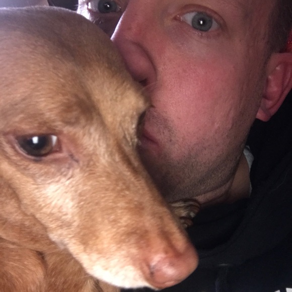 Profile Picture of Daniel Deskins (@dldeskins) on Poshmark