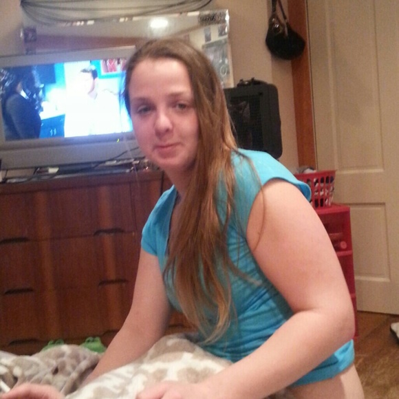 Profile Picture of Katie Perham (@kperham) on Poshmark