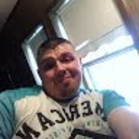 Profile Picture of Justin Handshoe (@justin_handshoe) on Poshmark