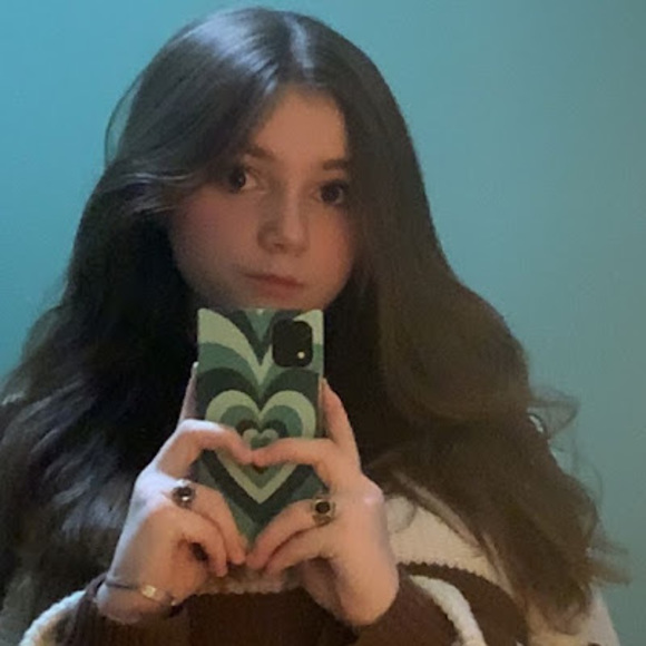 Anya Carle ericson - Poshmark Profile Picture of Anya Carle ericson (@anya314) on Poshmark