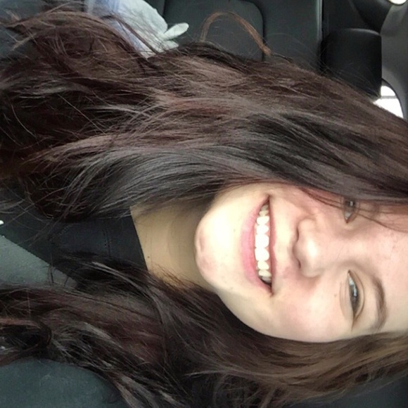 Profile Picture of Shea Kister (@sheaalexandrea) on Poshmark