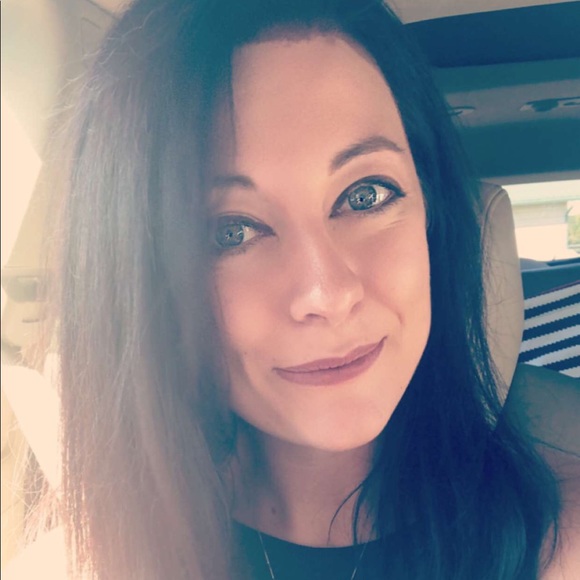 Profile Picture of Megen Rodvelt (@megenr33) on Poshmark