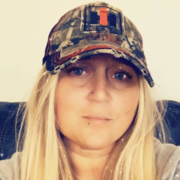 Profile Picture of Brandy Aaron (@brandyaaron) on Poshmark