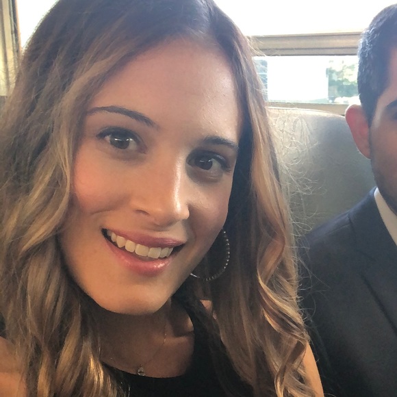 Profile Picture of Jaime Schwartz (@jschwa257) on Poshmark