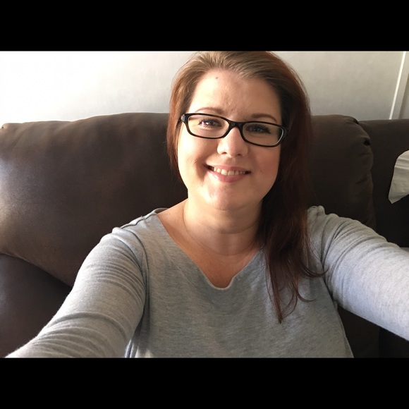 Profile Picture of Tonya Godwin (@ttgodwin) on Poshmark