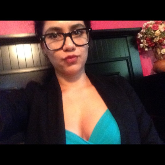 Profile Picture of Alejandra Preciado (@ilovealexis_323) on Poshmark