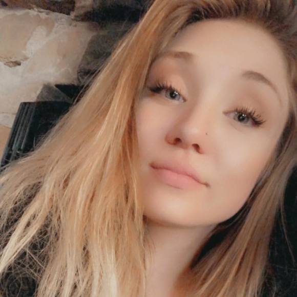 Profile Picture of Rebekah Mccoy (@rebekahmccoy) on Poshmark