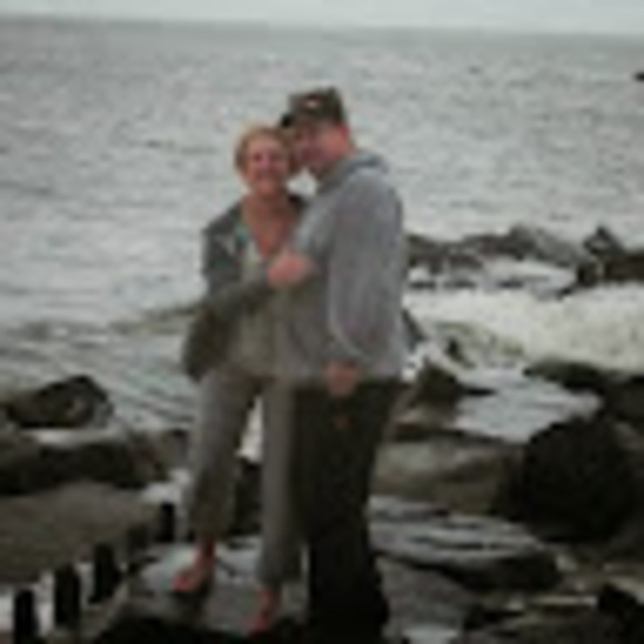 Profile Picture of Robin Worden (@bubbie_sc) on Poshmark