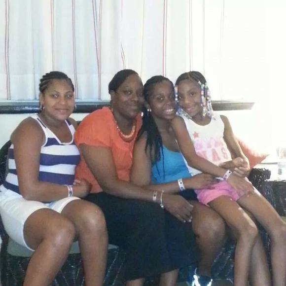 Profile Picture of Yolanda Potter (@ypotter) on Poshmark