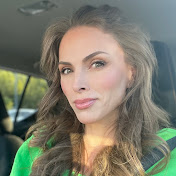 Profile Picture of Tori Darling  (@ToriDarlingLife) on Youtube