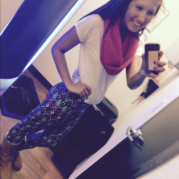 Profile Picture of Mariah Chrestenson (@mariahhhnicole) on Poshmark