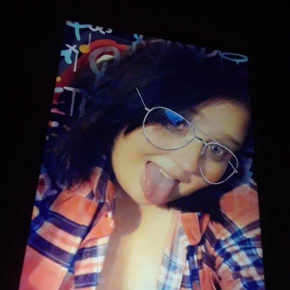 Profile Picture of Ashley Schlieker (@ashleyschlieker) on Poshmark