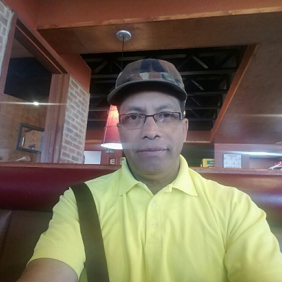 Profile Picture of Ricardo Haces (@ridaha) on Poshmark