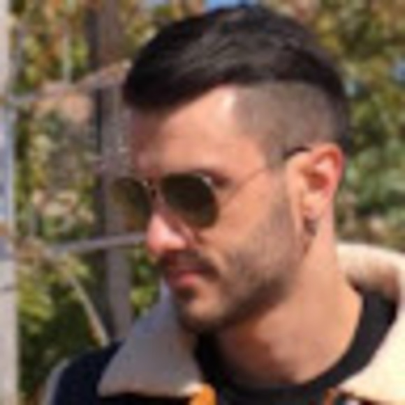 Profile Picture of André Hildinger (@ahildinger) on Poshmark