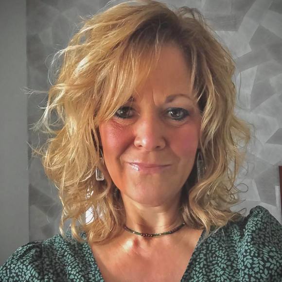 Profile Picture of Michelle Baum stehman (@michellebaum450) on Poshmark