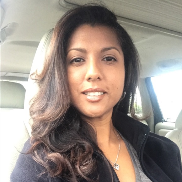 Profile Picture of Amanda Byan-furia (@mandyarb71) on Poshmark