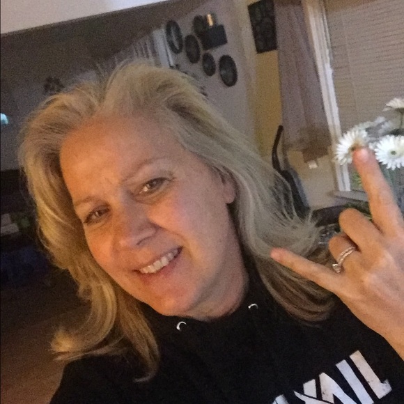 Profile Picture of Marcia Bowman (@bowmmar) on Poshmark