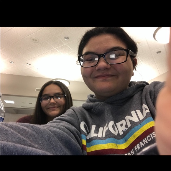 Profile Picture of Scarlette Lagorio (@slagorio) on Poshmark