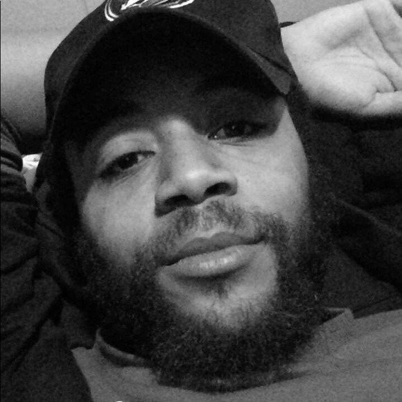 Profile Picture of Brandon Bailey (@basegod098) on Poshmark