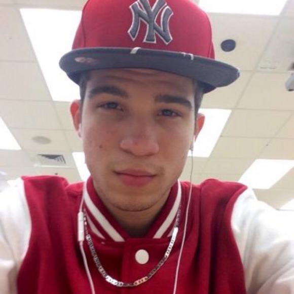 Profile Picture of Jose Gotay (@jgotay18) on Poshmark