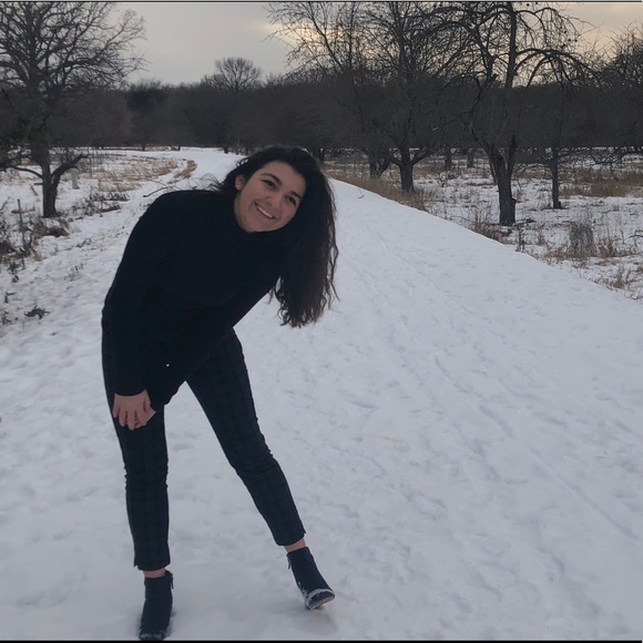 Profile Picture of Emma Skjerven (@emmaskjerven) on Poshmark