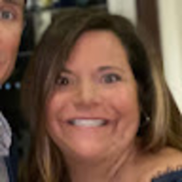 Profile Picture of Nicole Mccutchan (@nmccutchan) on Poshmark