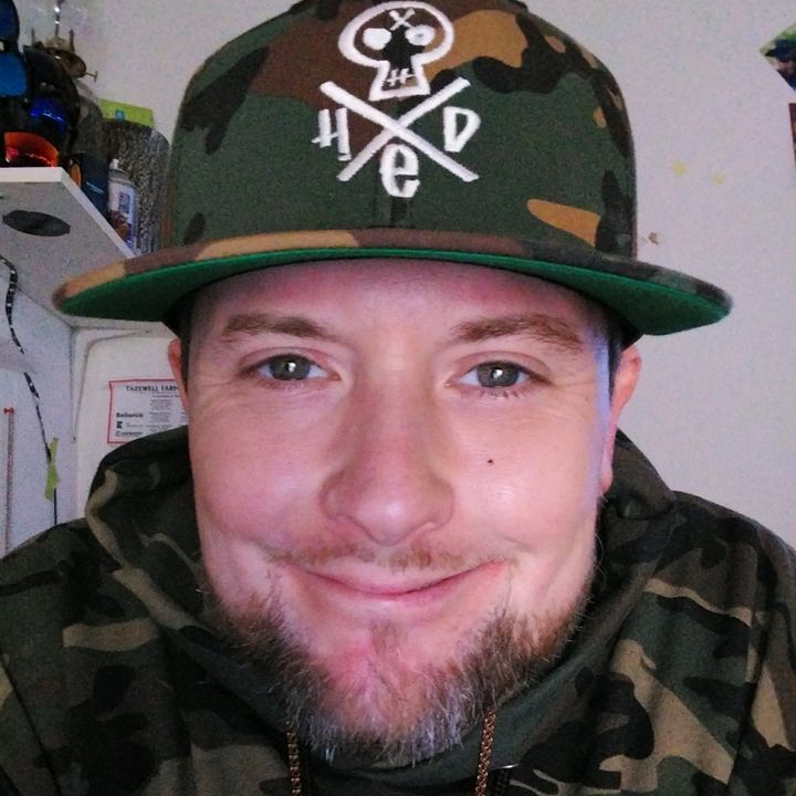 Profile Picture of DustinCo (@dustincompton69) on Tiktok