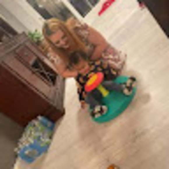 Profile Picture of Jamie Moore (@queenjammers20) on Poshmark