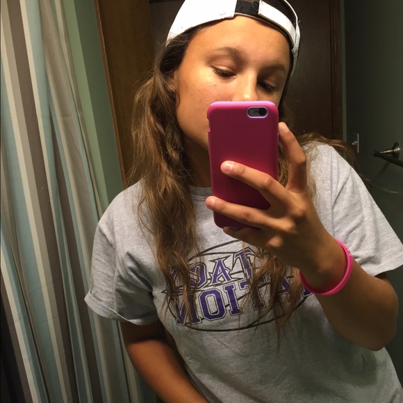 Profile Picture of Kayla Blett (@kaylablett) on Poshmark