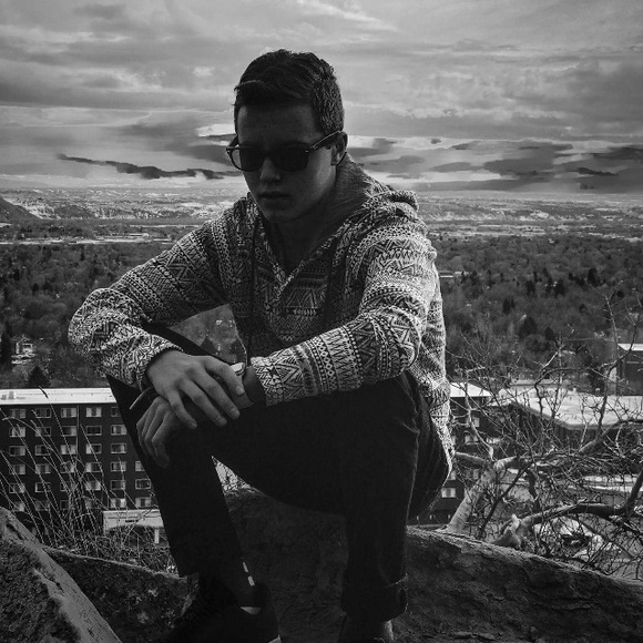 Profile Picture of Brad Thurman (@bradthurman) on Poshmark