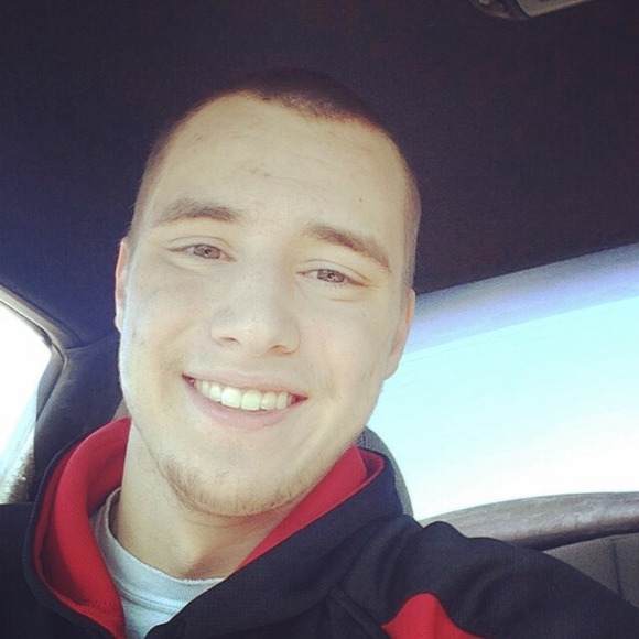 Profile Picture of Mark Wolf (@markwaynewolf) on Poshmark