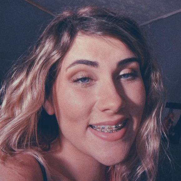 Kylee Sowers - Poshmark Profile Picture of Kylee Sowers (@kylee_42) on Poshmark