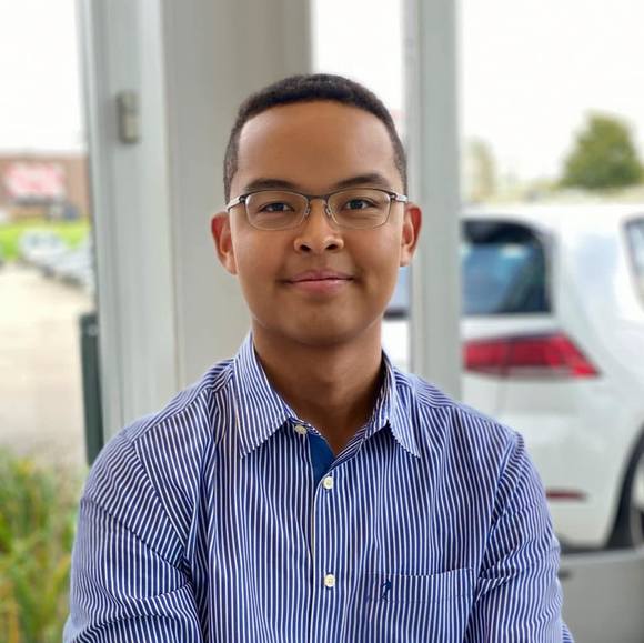 Profile Picture of Aaron Stephens (@coolkidz151) on Poshmark