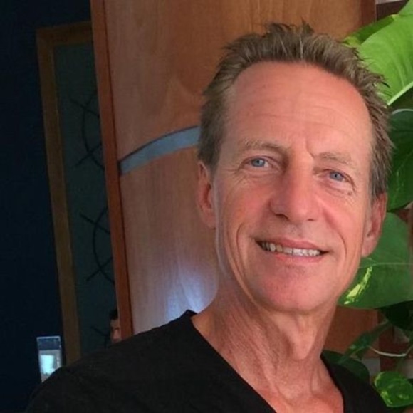 Profile Picture of Andre Lauzon (@andrelauzon) on Poshmark