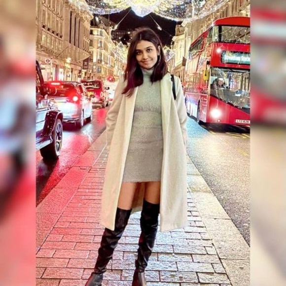 Profile Picture of Apurva Singh (@apurvavrupa) on Poshmark