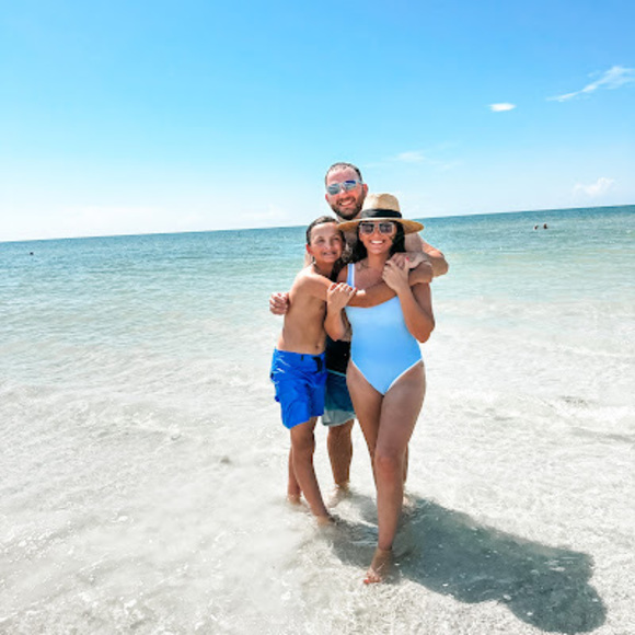 Profile Picture of Lindsay Capano (@lindsaycapano) on Poshmark