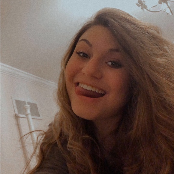 Profile Picture of Talise Billiter (@talisebilliter) on Poshmark
