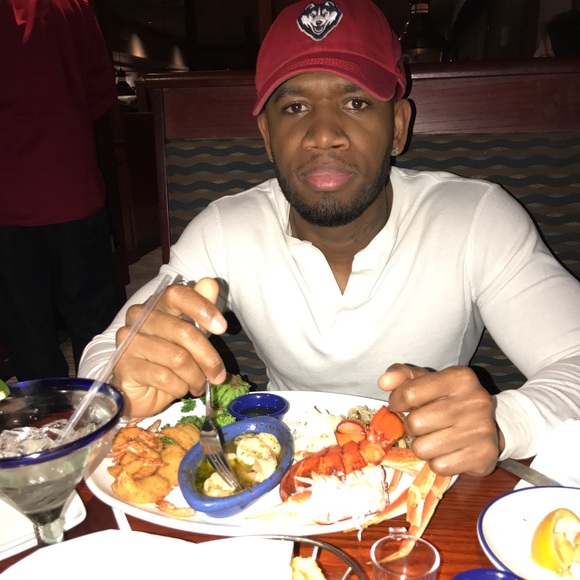 Profile Picture of Brahams Lizaire (@1lizaire) on Poshmark