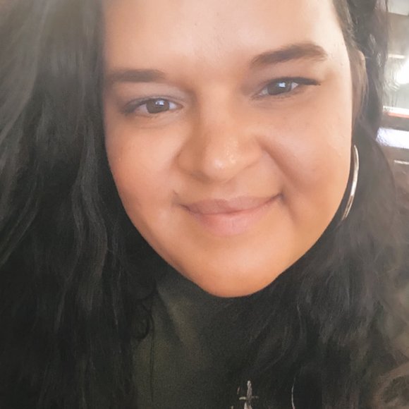 Profile Picture of Marissa Anderson (@mksanderson) on Poshmark