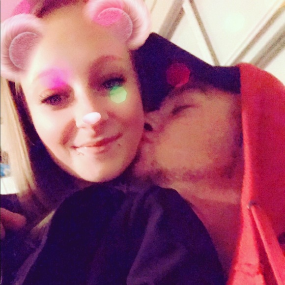 Profile Picture of Hailey Goode (@haileydawn2018) on Poshmark