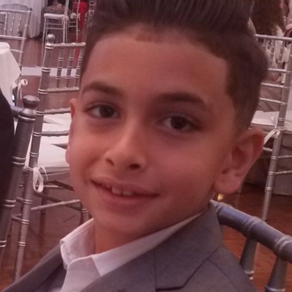 Profile Picture of Yousef Hassan (@yousefhassan) on Poshmark