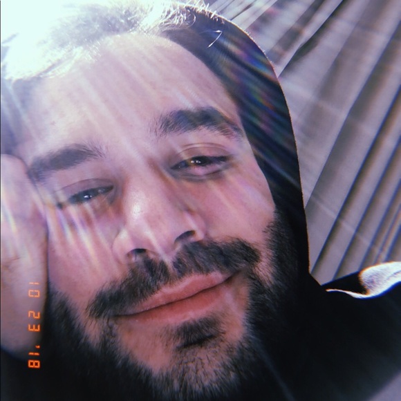 Profile Picture of Joe Passmore (@passless) on Poshmark