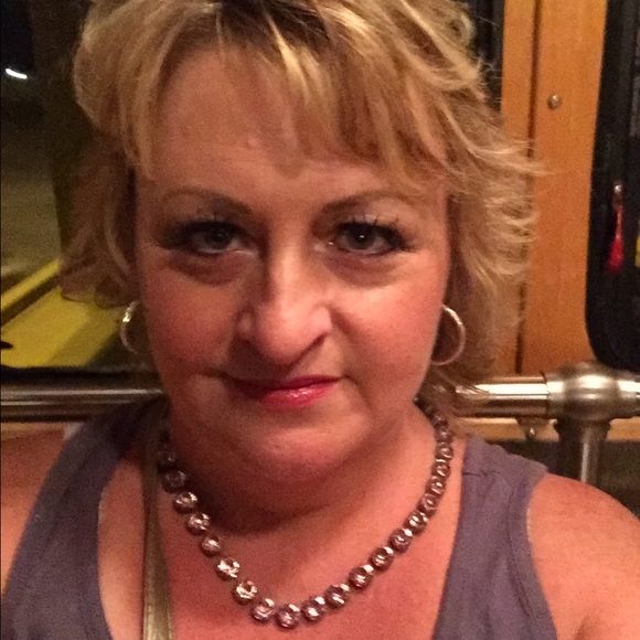 Profile Picture of Vickie Mikles (@krasykat) on Poshmark