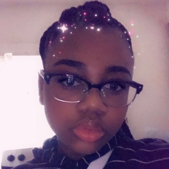 Profile Picture of Chandliei Matthews (@chandlieim) on Poshmark