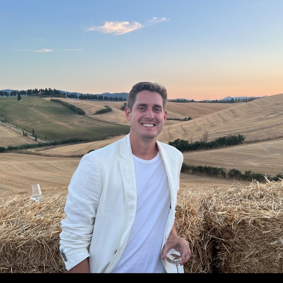 Profile Picture of John Stratton (@johnstratton210) on Poshmark