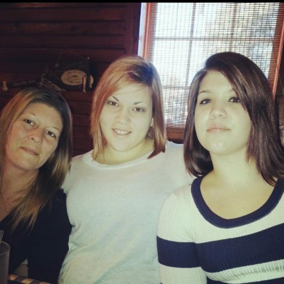 Profile Picture of Wendy Lamb (@wendylamb741) on Poshmark