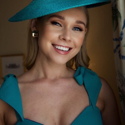 Profile Picture of Phoebe Phillips (@phoebephillips) on Twitter